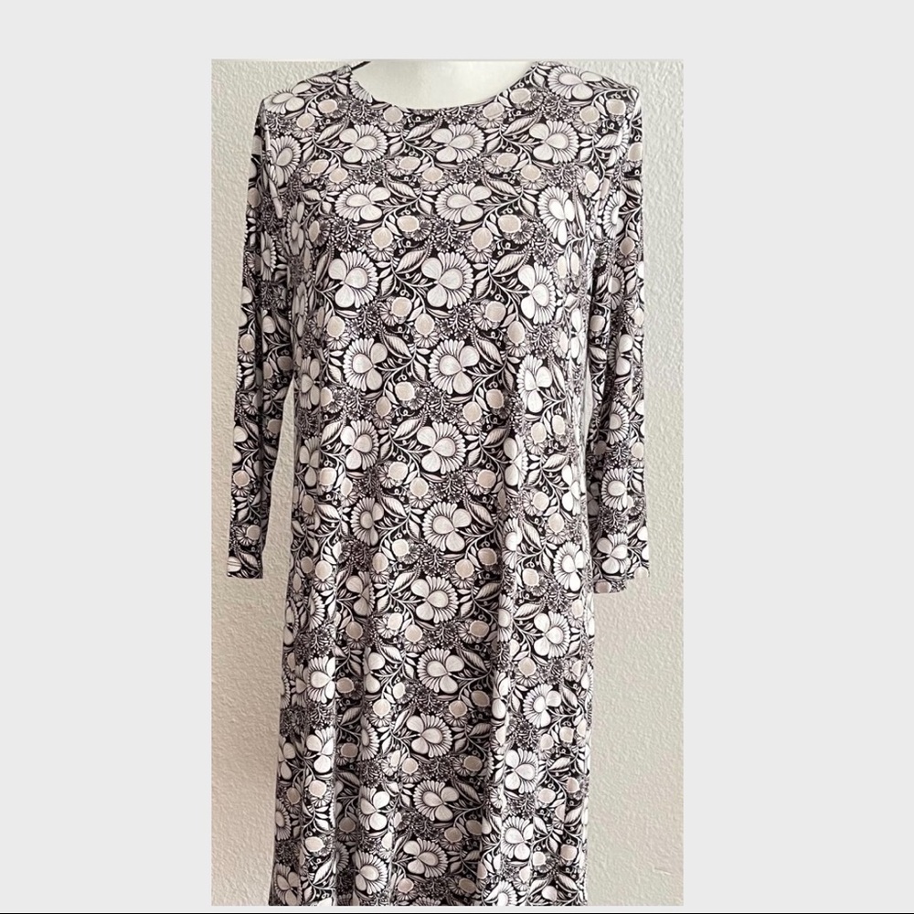 NWOT Loft Black White Floral A-line Dress Size M